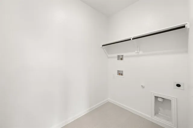 $324,990 | 110 Honey Bee Drive, Cleburne, TX 76031