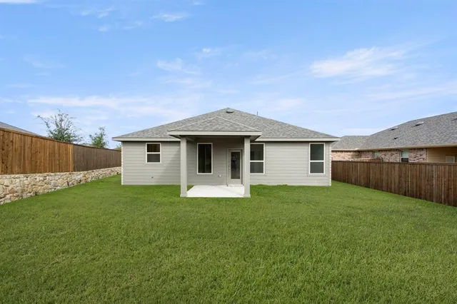 $324,990 | 110 Honey Bee Drive, Cleburne, TX 76031