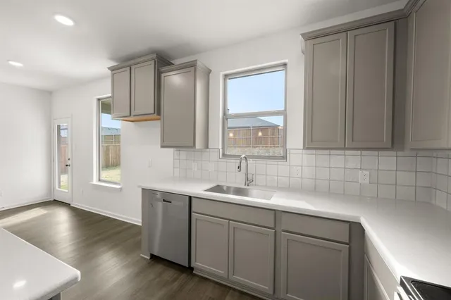 $324,990 | 110 Honey Bee Drive, Cleburne, TX 76031