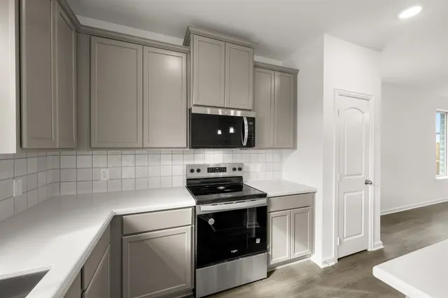 $324,990 | 110 Honey Bee Drive, Cleburne, TX 76031