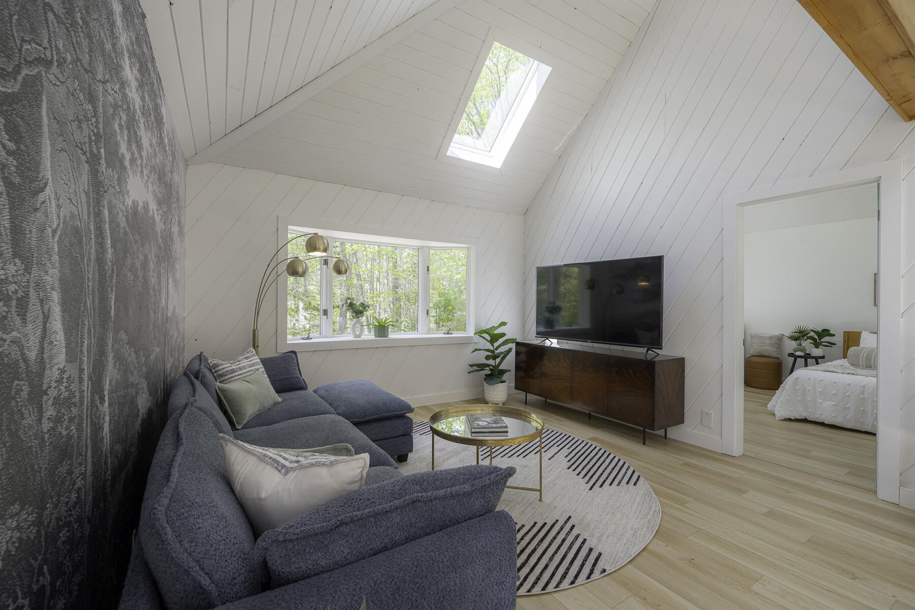 2208 Friendship Road Waldoboro, ME 04572 - Photo 42 of 76 Living Room