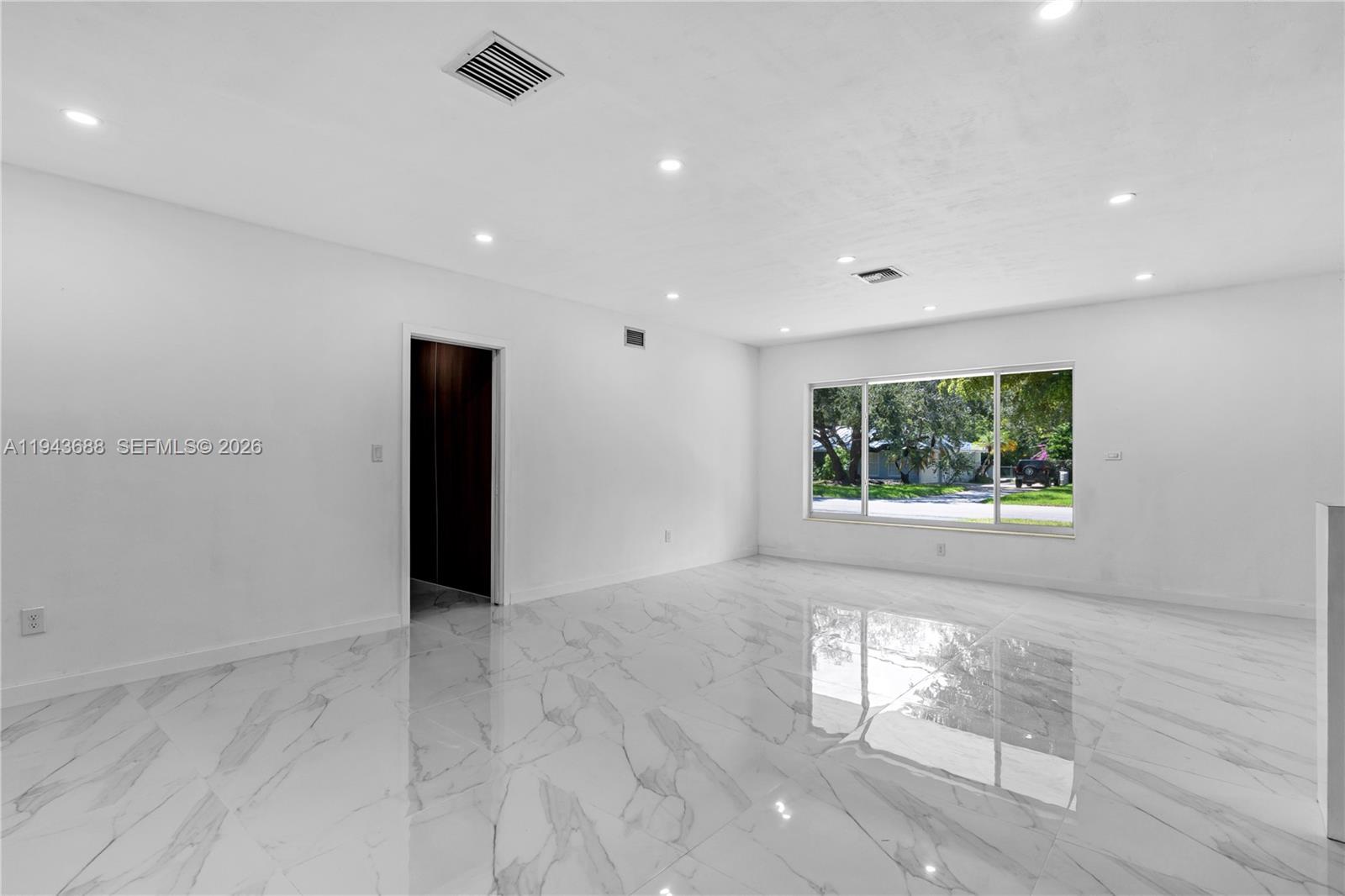 12525 Southwest 68th Court Pinecrest, FL 33156 - Photo 14 of 46