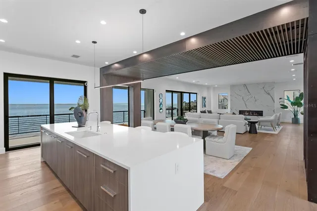 $6,400,000 | 2087 Michigan Avenue Northeast, St. Petersburg, FL 33703