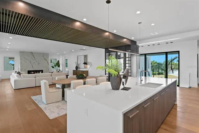 $6,400,000 | 2087 Michigan Avenue Northeast, St. Petersburg, FL 33703