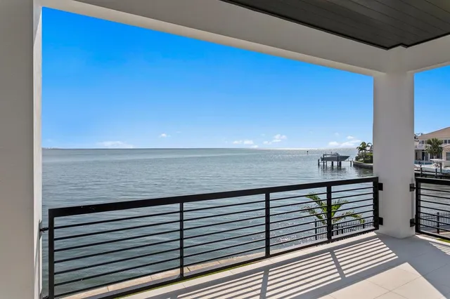 $6,400,000 | 2087 Michigan Avenue Northeast, St. Petersburg, FL 33703