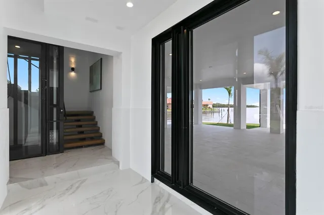 $6,400,000 | 2087 Michigan Avenue Northeast, St. Petersburg, FL 33703