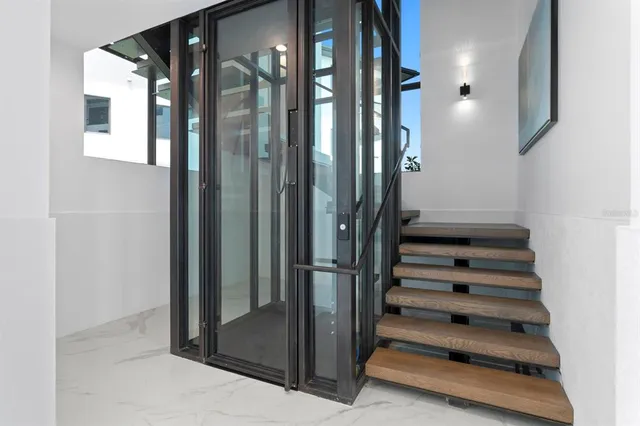 $6,400,000 | 2087 Michigan Avenue Northeast, St. Petersburg, FL 33703