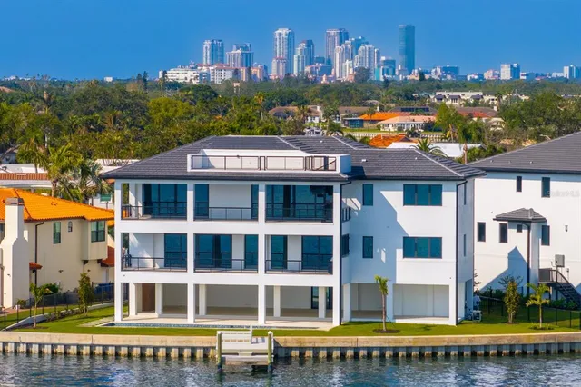 $6,400,000 | 2087 Michigan Avenue Northeast, St. Petersburg, FL 33703