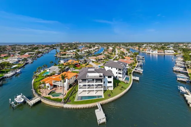 $6,400,000 | 2087 Michigan Avenue Northeast, St. Petersburg, FL 33703