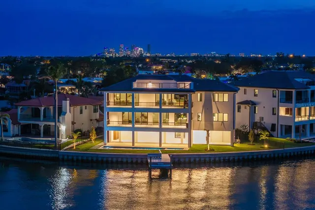 $6,400,000 | 2087 Michigan Avenue Northeast, St. Petersburg, FL 33703