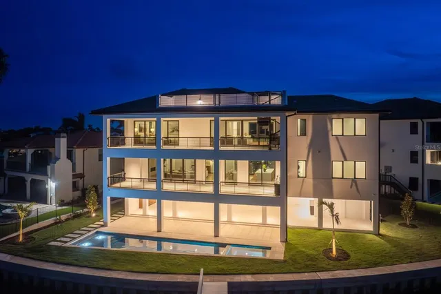 $6,400,000 | 2087 Michigan Avenue Northeast, St. Petersburg, FL 33703