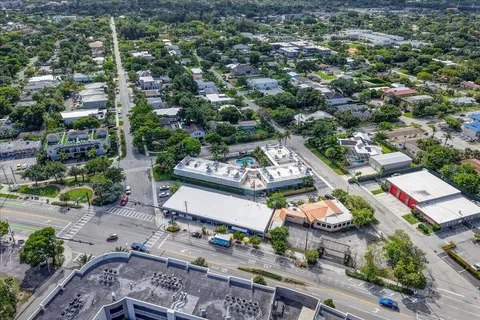 $220,000 | 2124 Northeast 5th Avenue, Unit 212, Wilton Manors, FL 33305