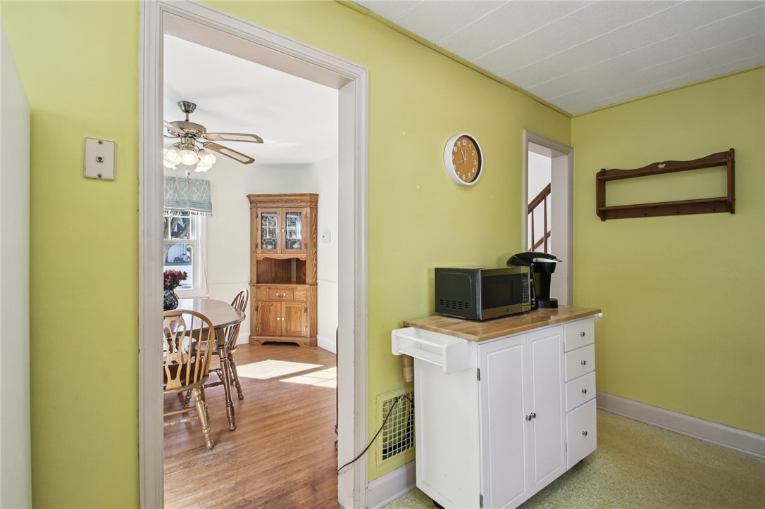 48 Walzford Road Irondequoit, NY 14622 - Photo 15 of 43