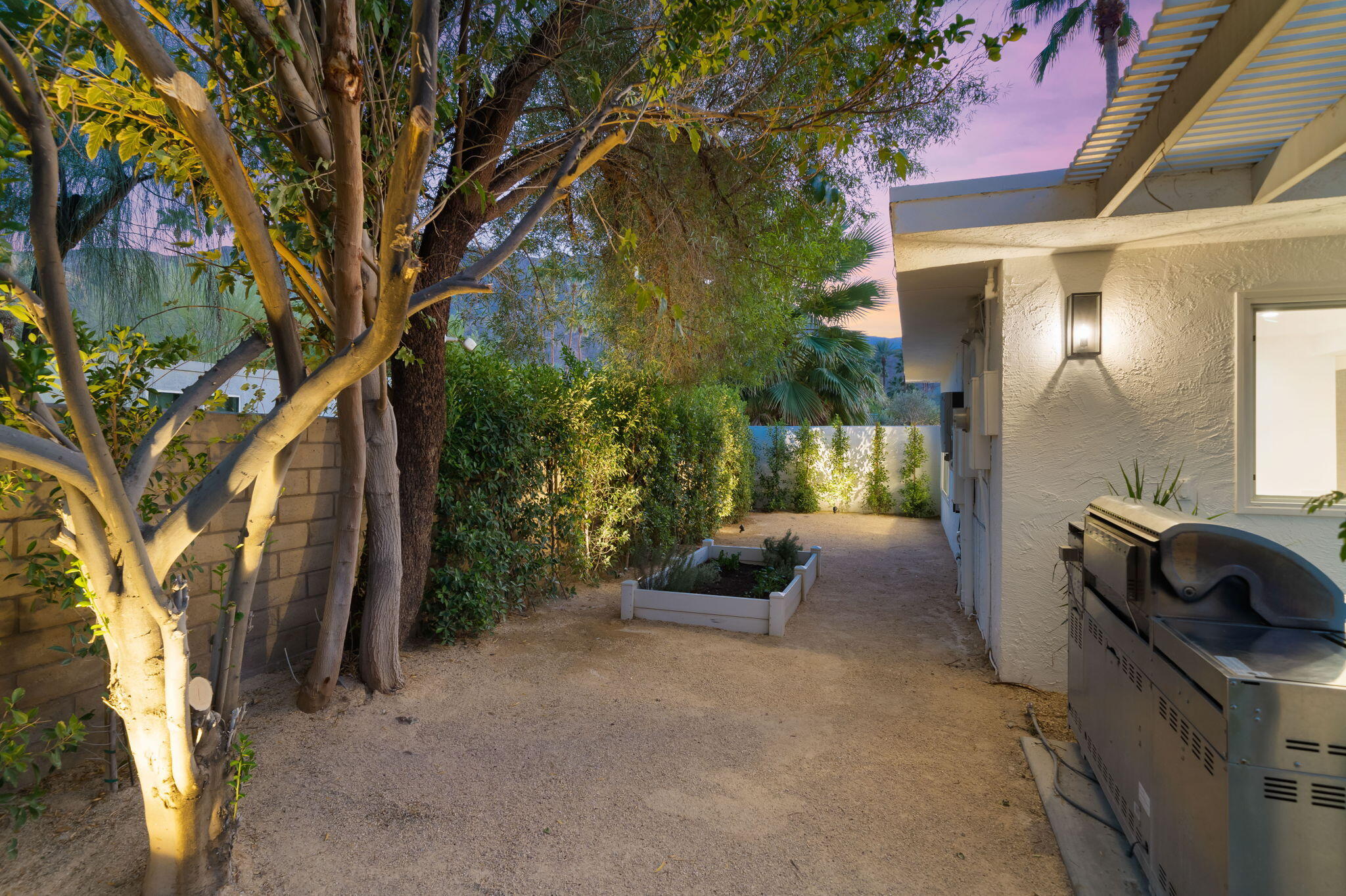 71540 Halgar Road Rancho Mirage, CA 92270 - Photo 15 of 51 a view of entryway and hall yard