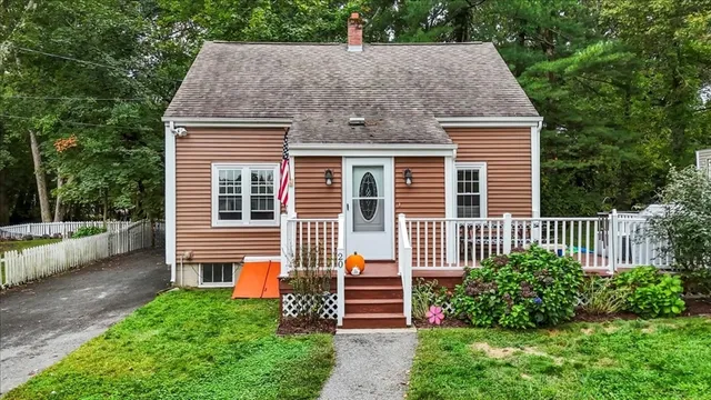 $449,900 | 20 Cooks Lane, Bellingham, MA 02019