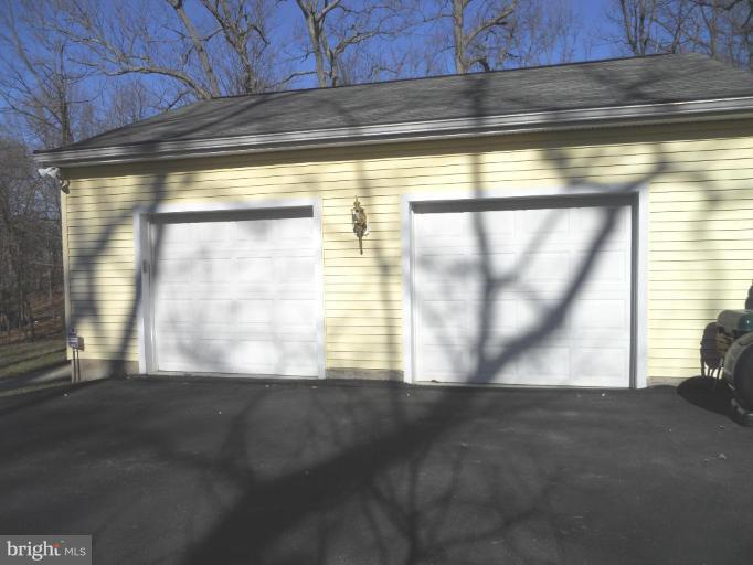 7693 Clark Road Hanover, MD 21076 - Photo 4 of 18 Garage 1