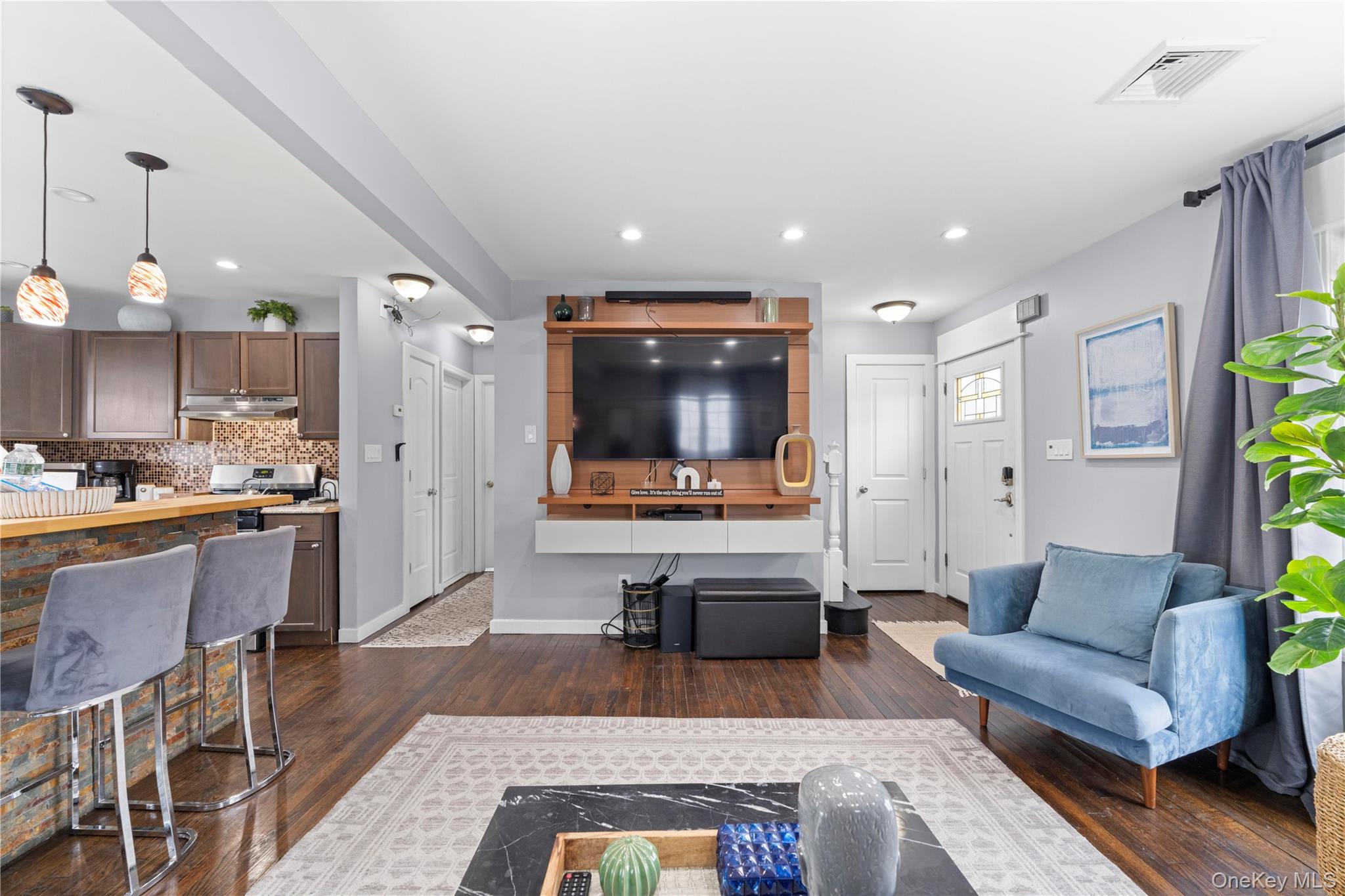 960 Clyde Road Baldwin, NY 11510 - Photo 4 of 24