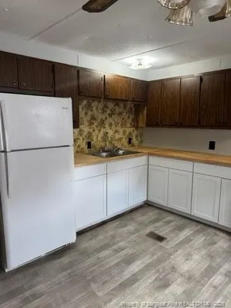 $800 | 1734 Strickland Bridge Road, Fayetteville, NC 28304