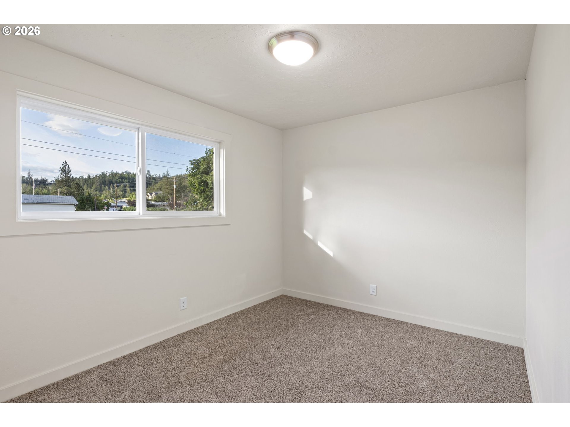 114 East 3rd Street Lowell, OR 97452 - Photo 20 of 31