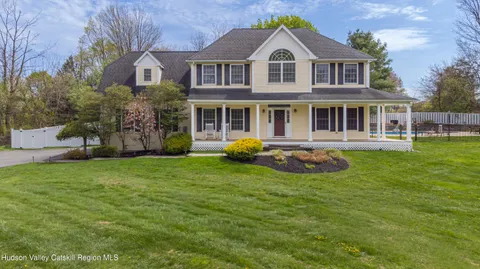 $775,000 | 12 Ridgeview Lane, Marlboro, NY 12542