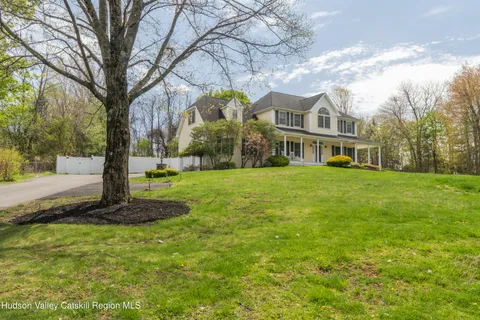 $775,000 | 12 Ridgeview Lane, Marlboro, NY 12542