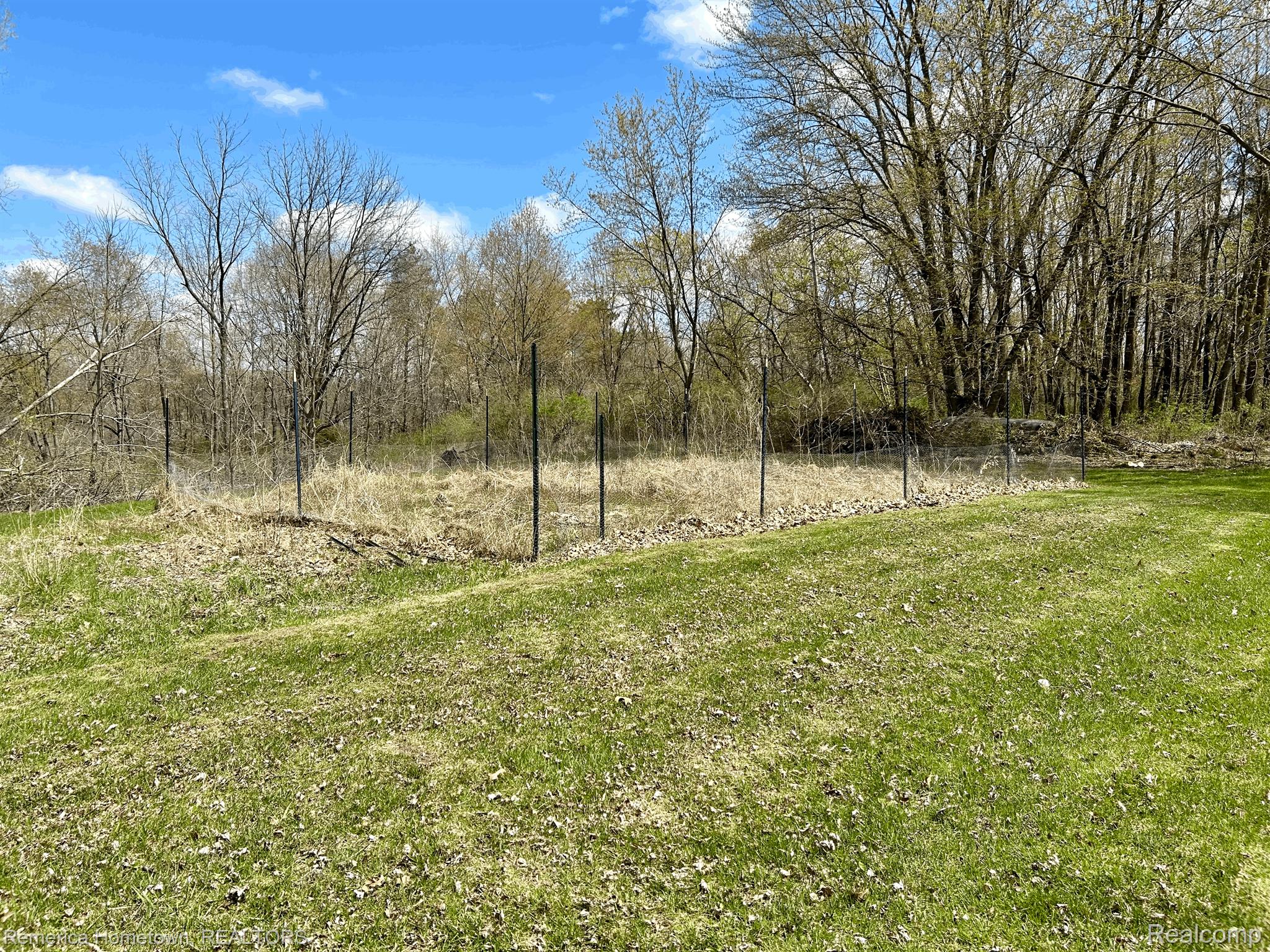 11093 White Lake Road Fenton, MI 48430 - Photo 34 of 37 Garden area...sweet!