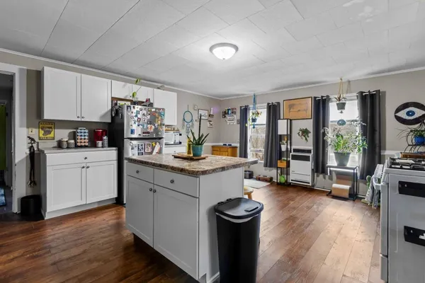 $245,000 | 326 West 6th Avenue, Oshkosh, WI 54902