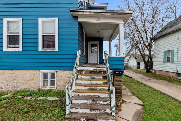 $245,000 | 326 West 6th Avenue, Oshkosh, WI 54902