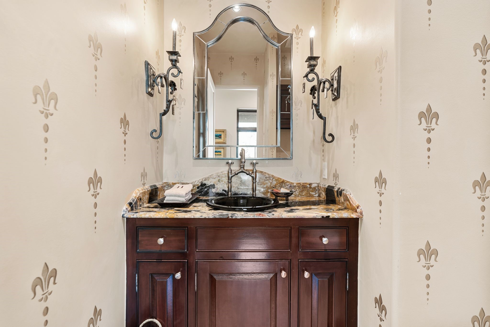 354 Piney Point Road Houston, TX 77024 - Photo 13 of 50