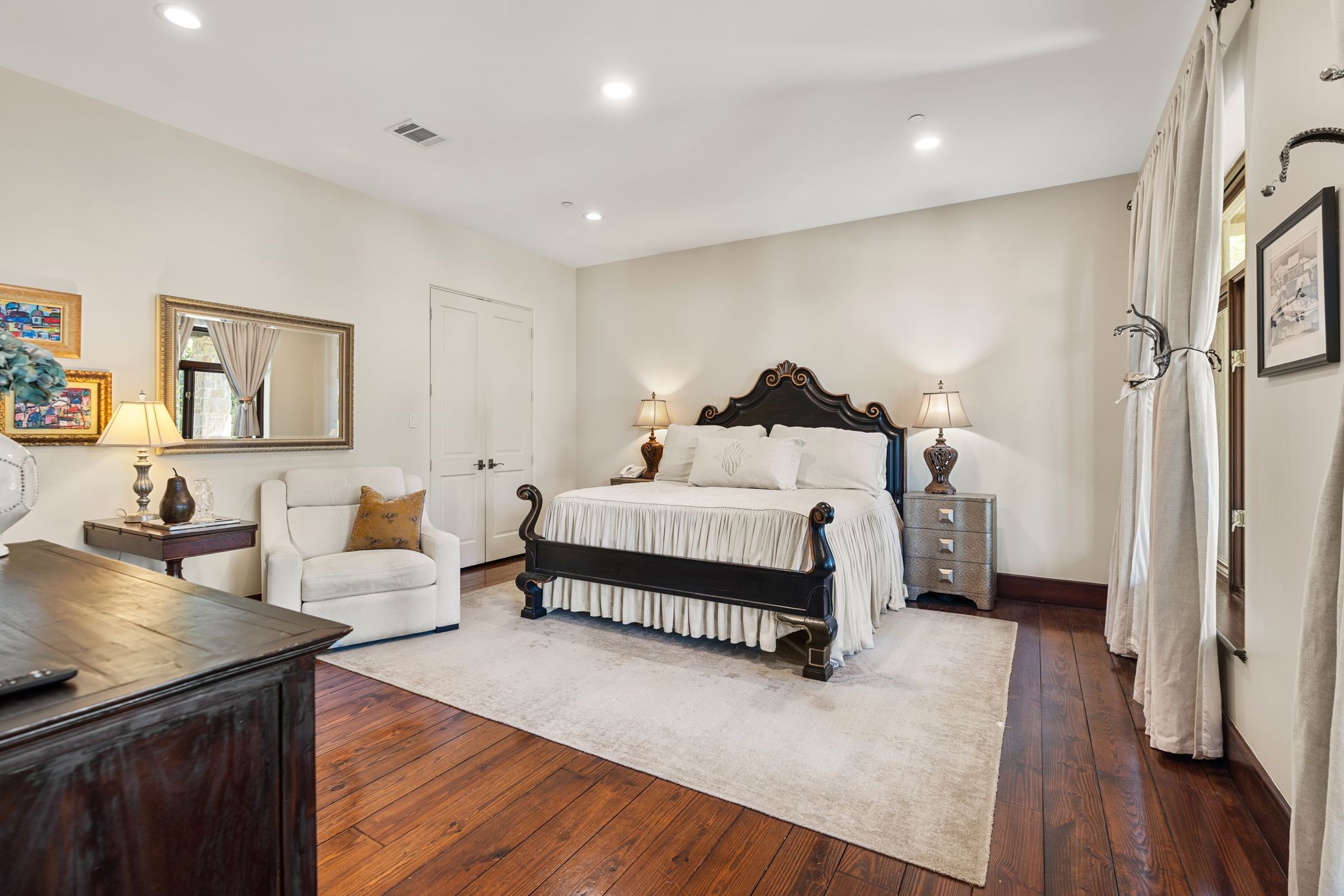 354 Piney Point Road Houston, TX 77024 - Photo 14 of 50