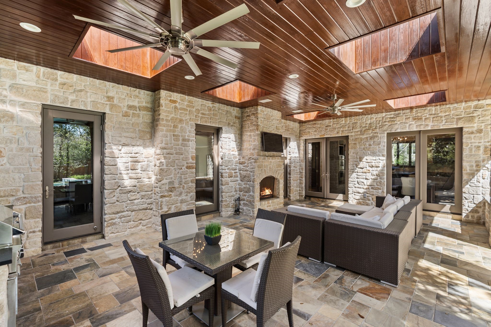 354 Piney Point Road Houston, TX 77024 - Photo 23 of 50