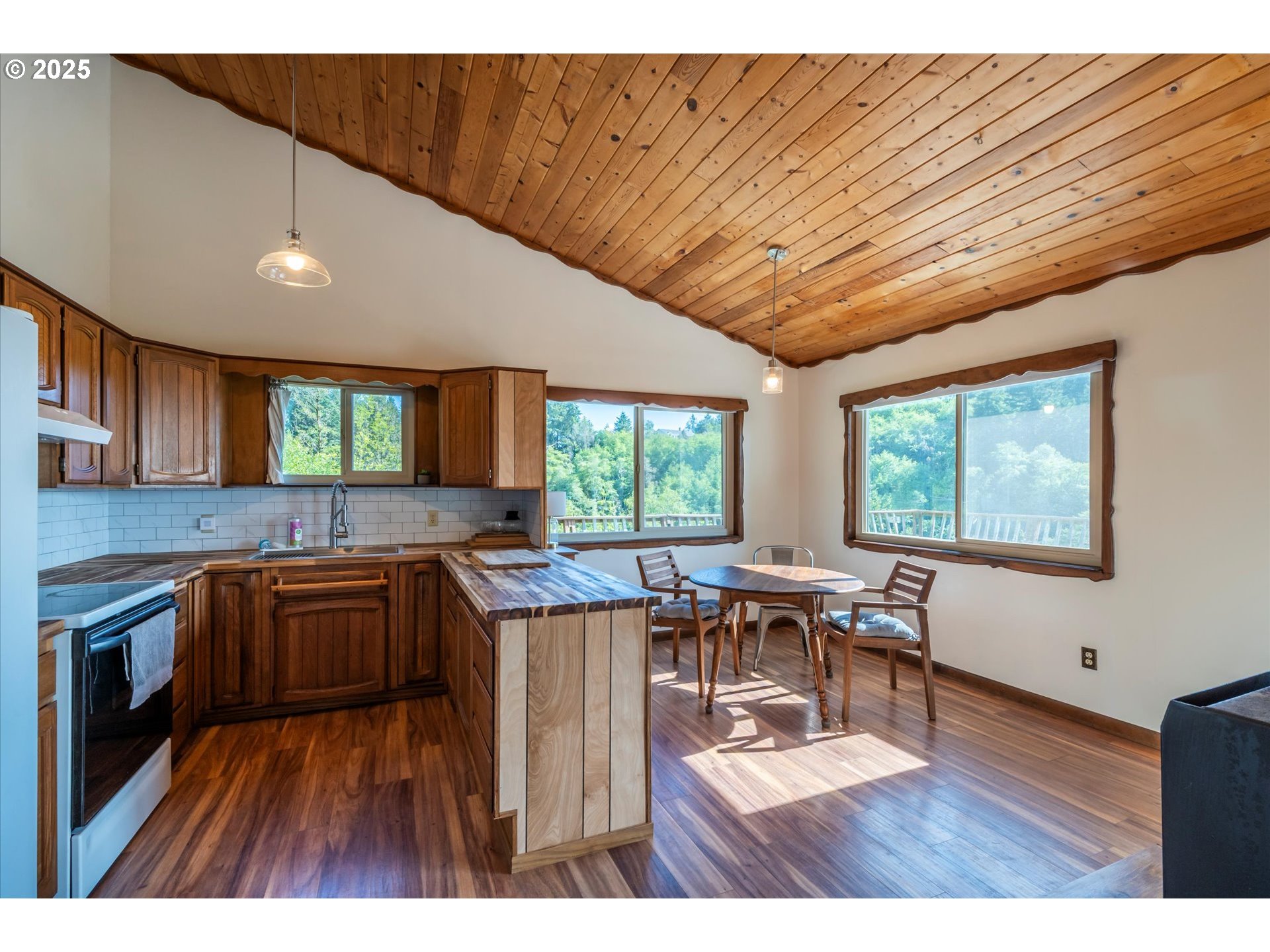 96333 Wildwood Road Brookings, OR 97415 - Photo 10 of 46