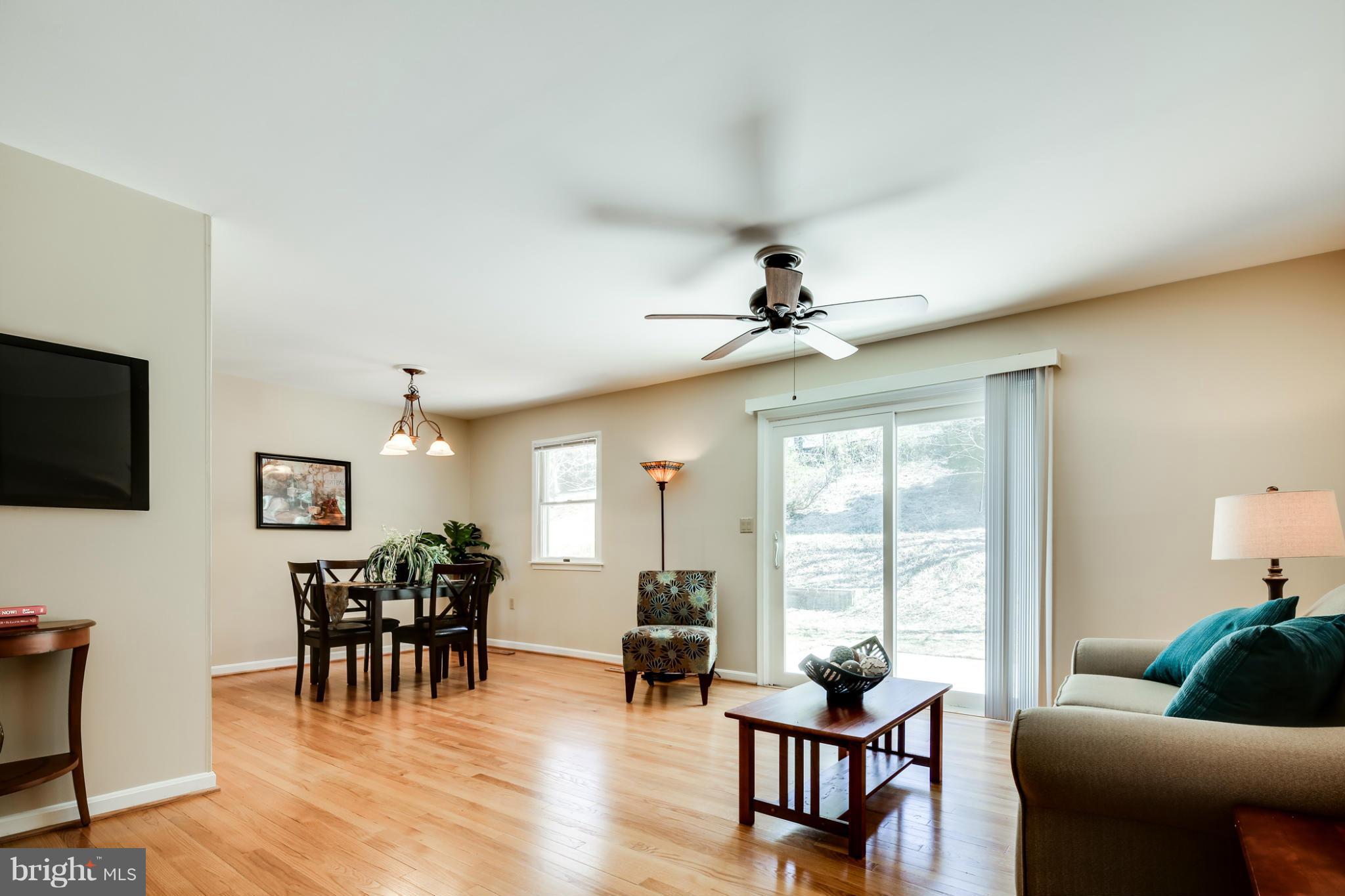 23929 Stringtown Road Clarksburg, MD 20871 - Photo 4 of 30 Living Room