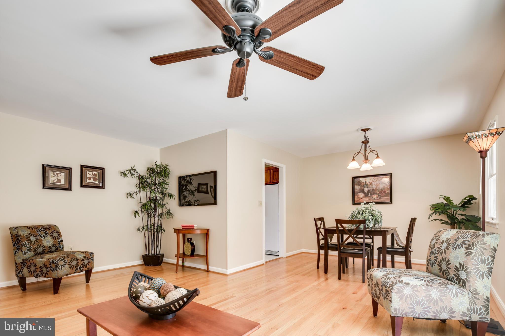 23929 Stringtown Road Clarksburg, MD 20871 - Photo 7 of 30 Living Room