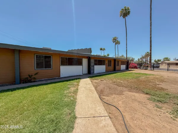 $895 | 2139 West Devonshire Avenue, Unit 3, Phoenix, AZ 85015
