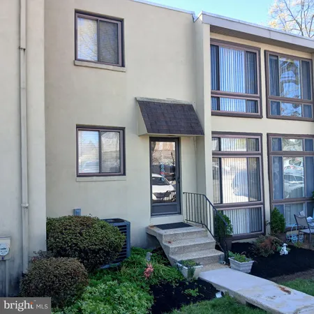 $168,500 | 100 West Glenolden Avenue, Unit U20, Glenolden, PA 19036