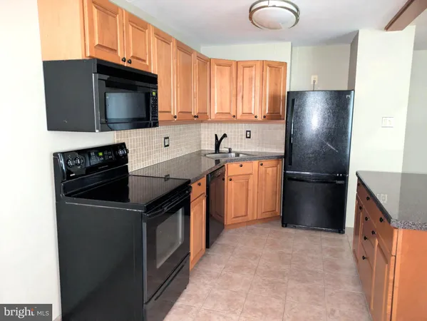 $168,500 | 100 West Glenolden Avenue, Unit U20, Glenolden, PA 19036