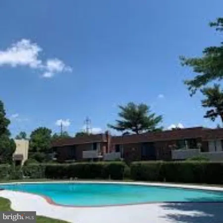 $168,500 | 100 West Glenolden Avenue, Unit U20, Glenolden, PA 19036