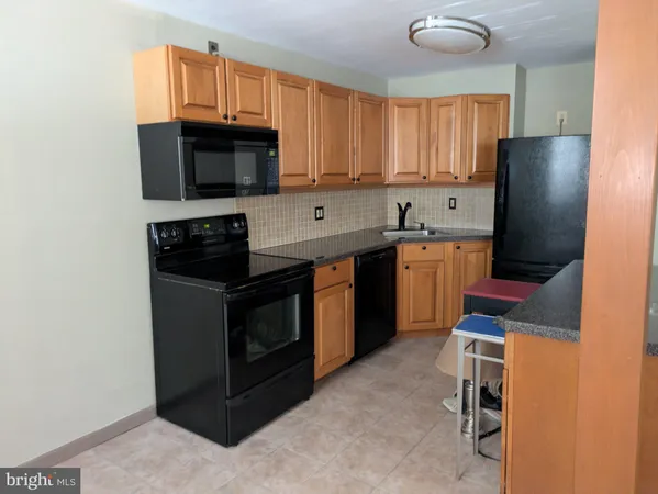 $168,500 | 100 West Glenolden Avenue, Unit U20, Glenolden, PA 19036