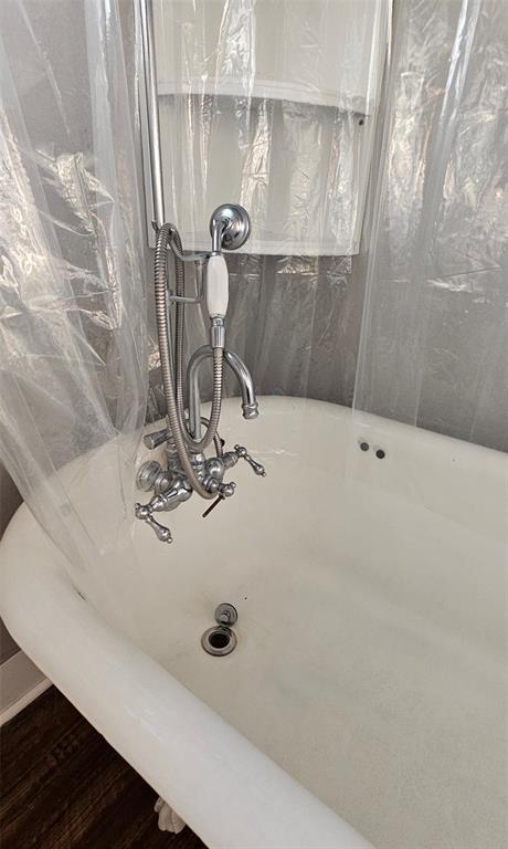 700 Live Oak Road Canton, TX 75103 - Photo 16 of 28 a bathroom with a sink