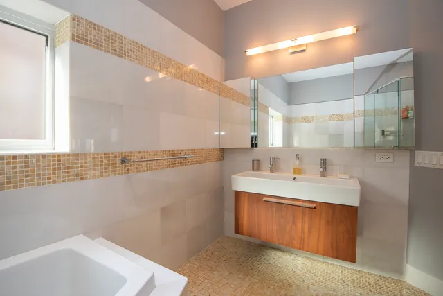 $3,500 | 1216 East Hyde Park Boulevard, Unit 4S, Chicago, IL 60615