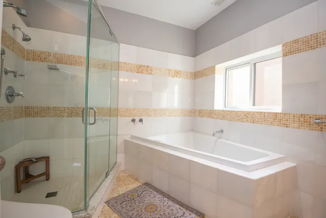 $3,500 | 1216 East Hyde Park Boulevard, Unit 4S, Chicago, IL 60615