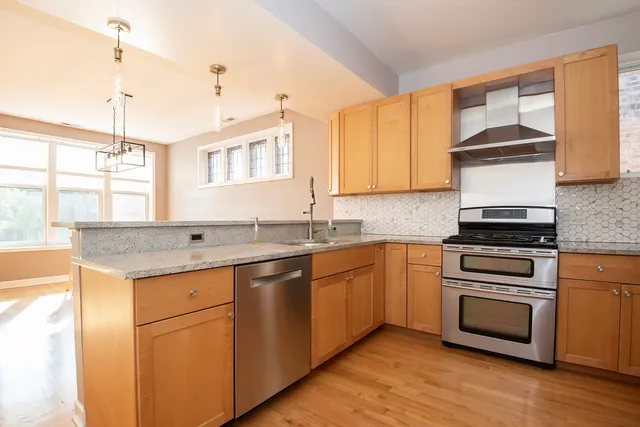 $3,500 | 1216 East Hyde Park Boulevard, Unit 4S, Chicago, IL 60615