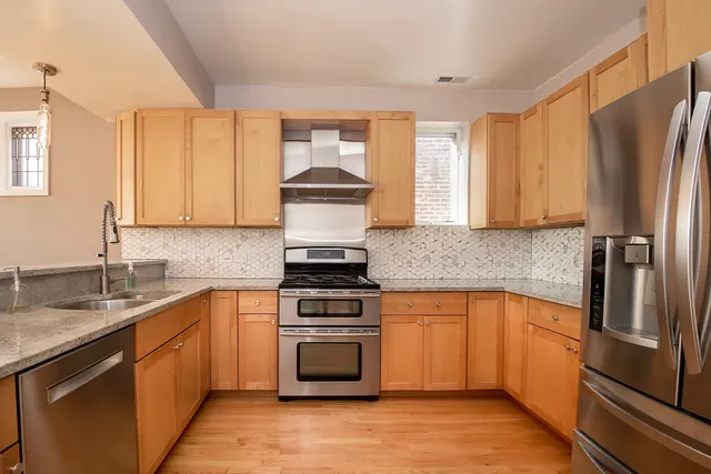 $3,500 | 1216 East Hyde Park Boulevard, Unit 4S, Chicago, IL 60615