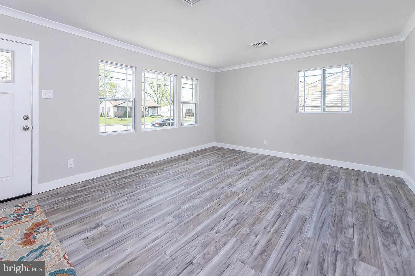609 Cornwall Road Sewell, NJ 08080 - Photo 4 of 21