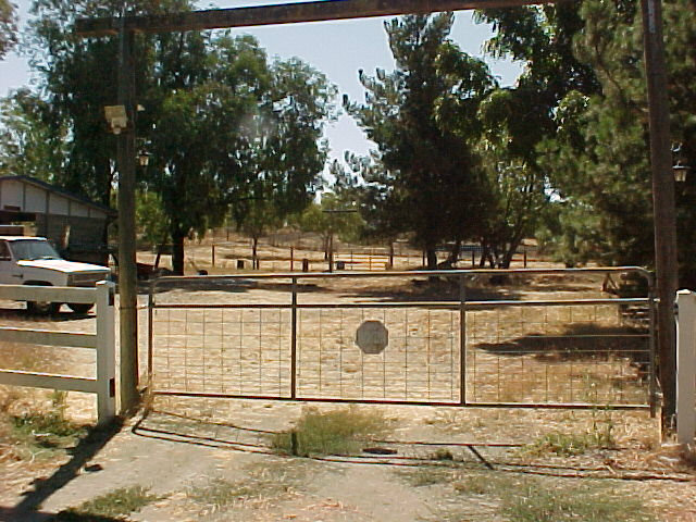 891 Spring Grove Road Hollister, CA 95023 - Photo 3 of 11 Gallery Image 3