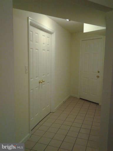 1086 Old Linden Road Linden, VA 22642 - Photo 17 of 19 Interior (Downstairs Hall)