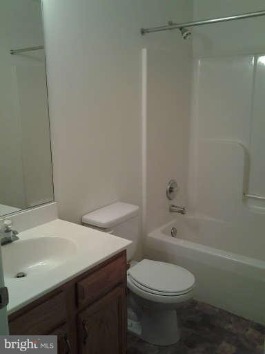1086 Old Linden Road Linden, VA 22642 - Photo 5 of 19 Bath