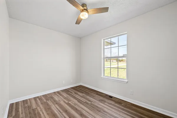 $220,000 | 2040 Carneal Lane, Oak Grove, KY 42262