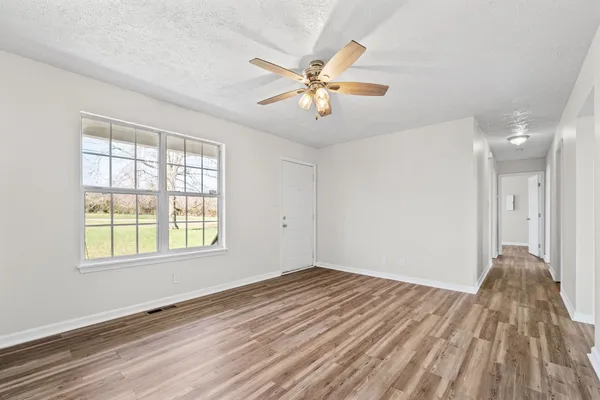 $220,000 | 2040 Carneal Lane, Oak Grove, KY 42262